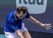 开云足球直播-法国网球队完胜英国网球队，梅德韦杰夫关键制胜的简单介绍