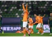 开云官网-浙江绿城遭遇逆转失利，坠入降级泥潭的简单介绍