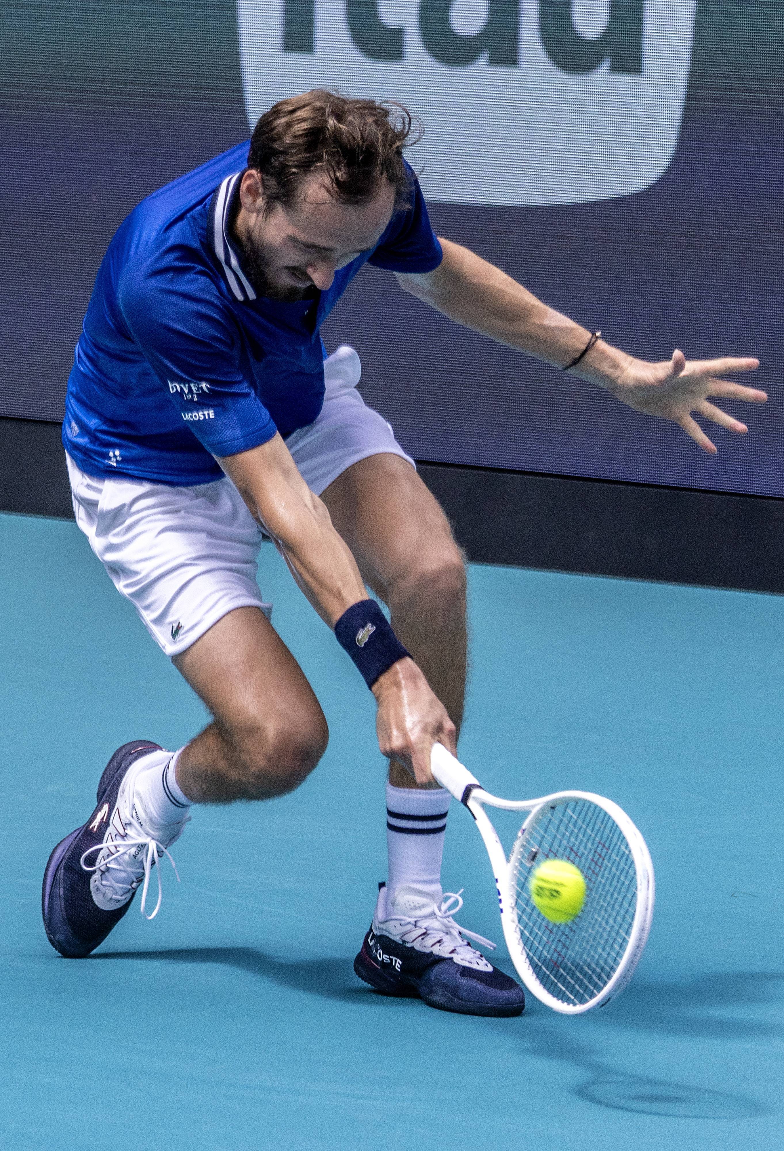 法国网球队完胜英国网球队,梅德韦杰夫关键制胜的简单介绍 法国网球队完胜英国网球队,梅德韦杰夫关键制胜的简单介绍