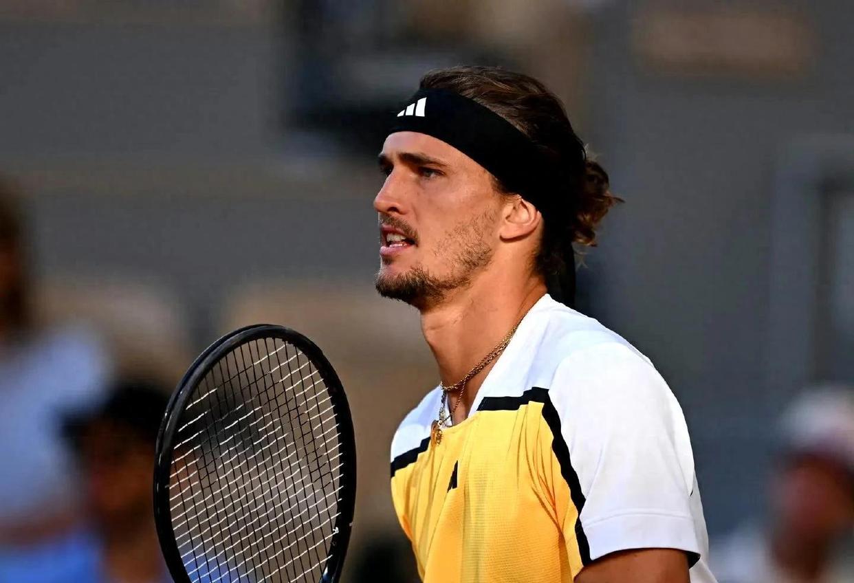 美国网球队险胜意大利网球队,兹维列夫打破历史纪录的简单介绍 美国网球队险胜意大利网球队,兹维列夫打破历史纪录的简单介绍