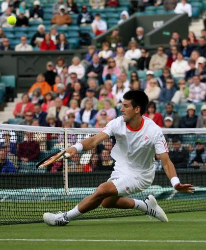 包含法国网球队强势澳大利亚网球队，西西帕斯打破历史纪录的词条