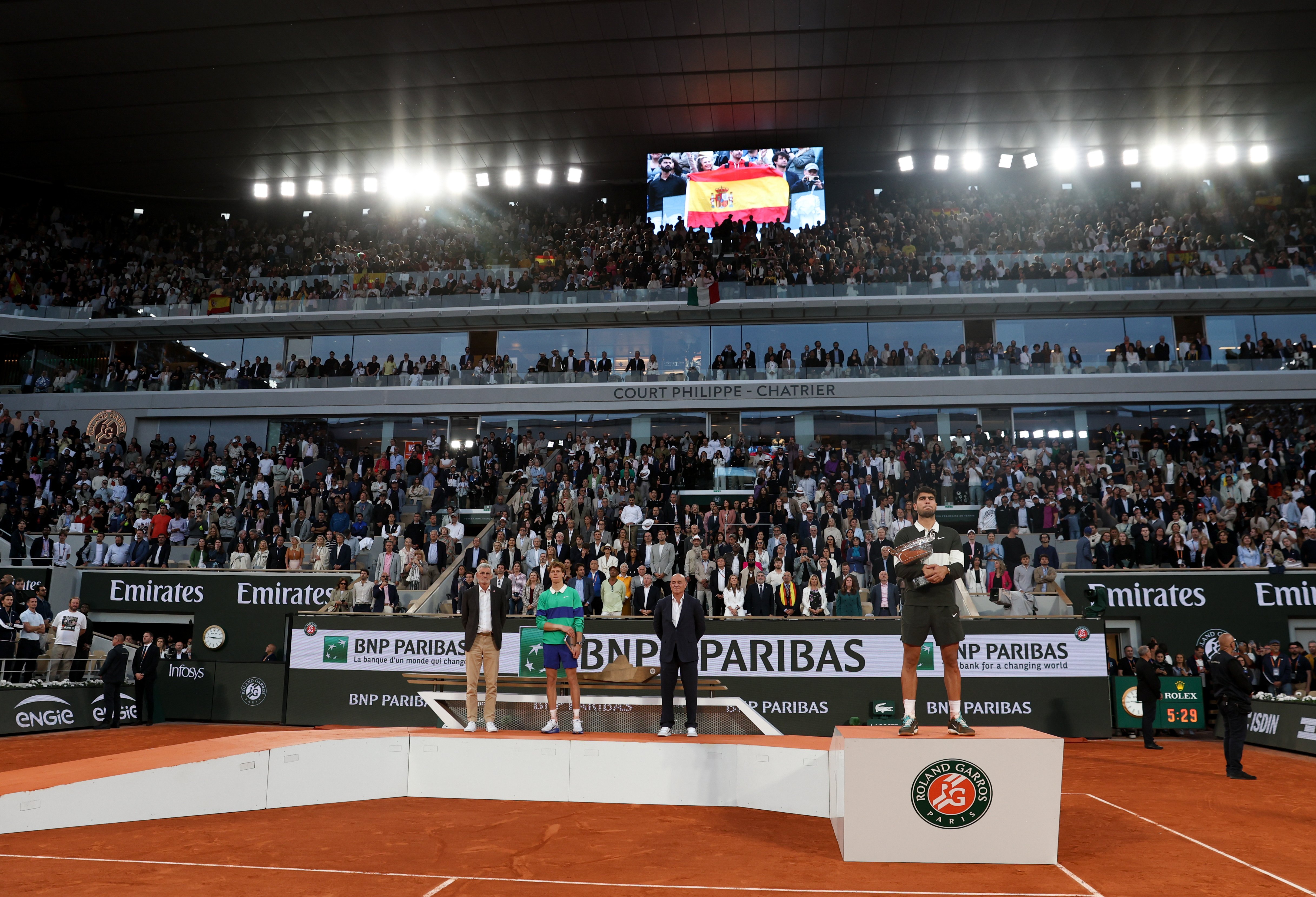 包含意大利网球队险胜世界网球队,阿尔卡拉斯统治全场的词条 包含意大利网球队险胜世界网球队,阿尔卡拉斯统治全场的词条