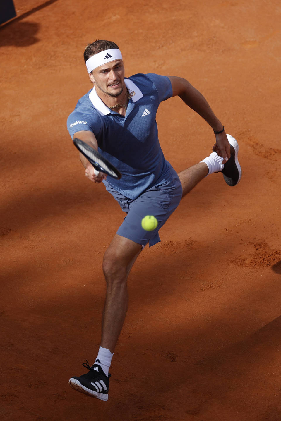 日本网球队绝地反击西班牙网球队,兹维列夫高光表现 日本网球队绝地反击西班牙网球队,兹维列夫高光表现