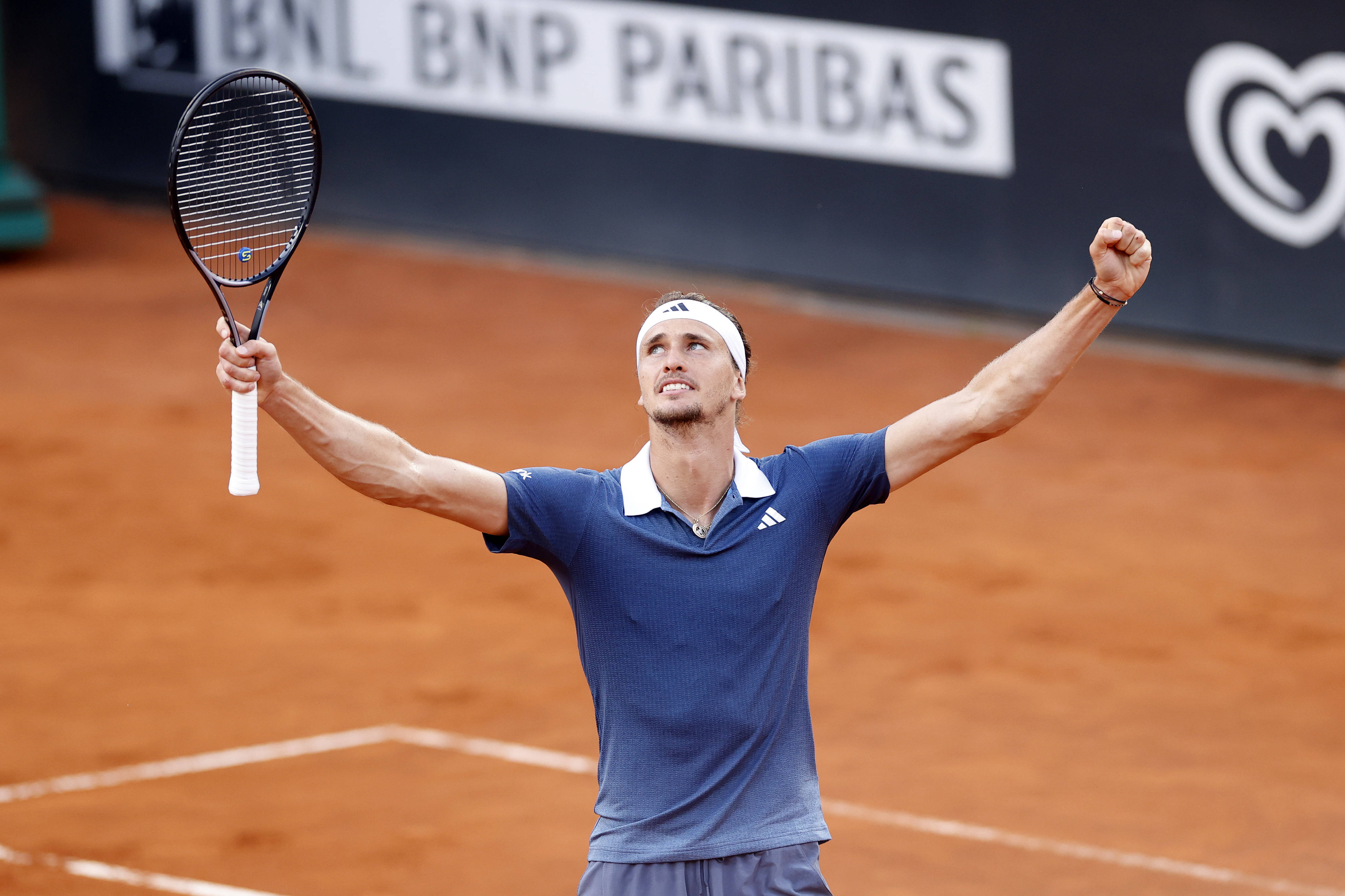 关于意大利网球队翻盘美国网球队,兹维列夫高光表现的信息 关于意大利网球队翻盘美国网球队,兹维列夫高光表现的信息