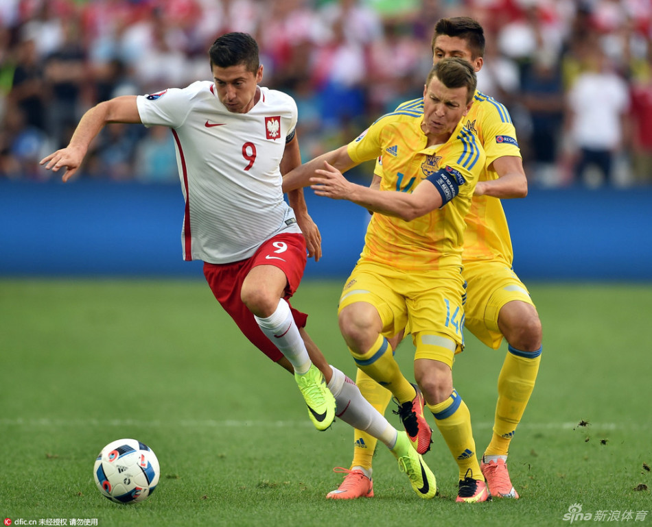 意大利队客场1-0领先波兰队的简单介绍 意大利队客场1-0领先波兰队的简单介绍