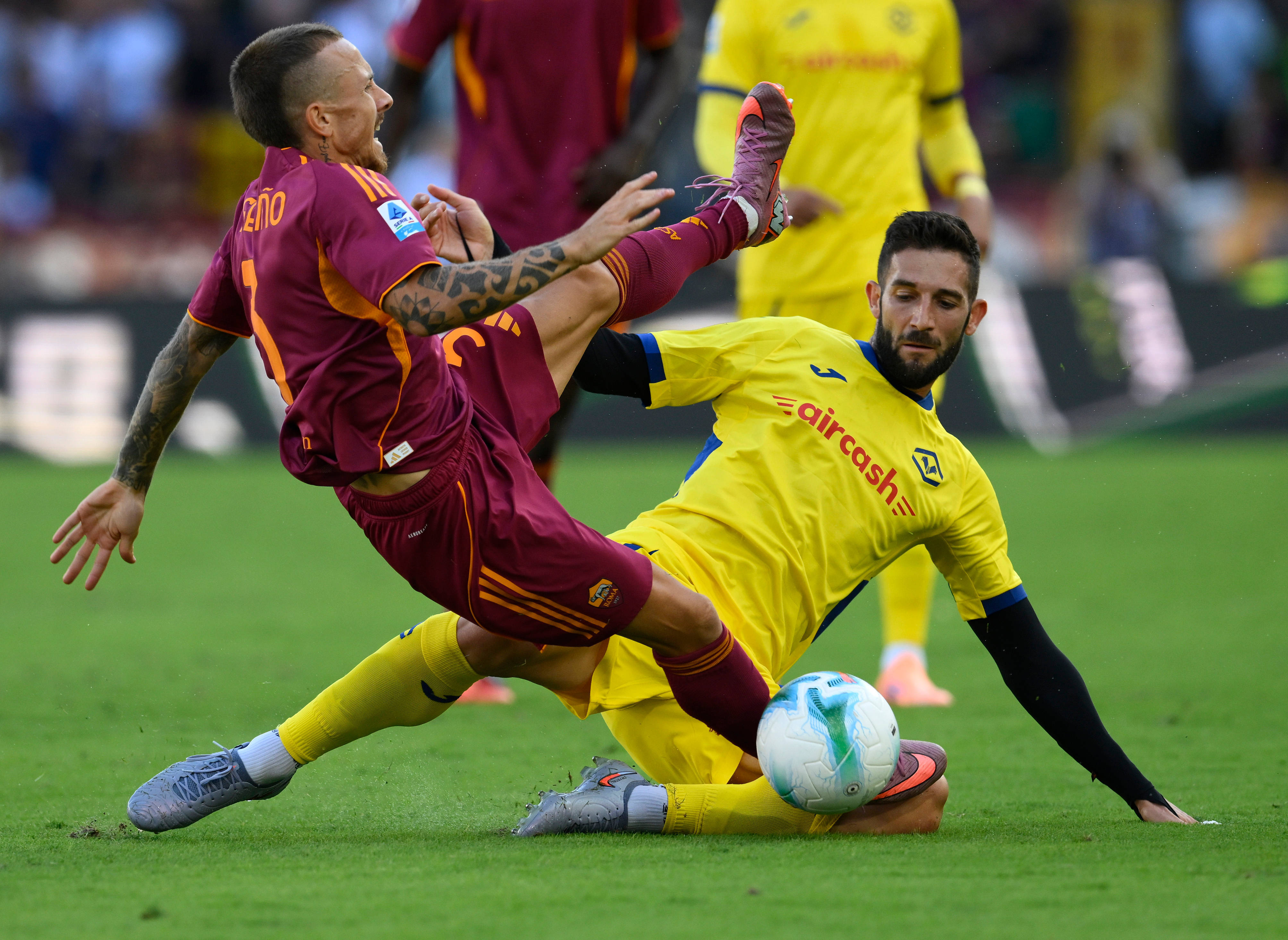 包含意大利足球联赛进行激烈角逐的词条 包含意大利足球联赛进行激烈角逐的词条