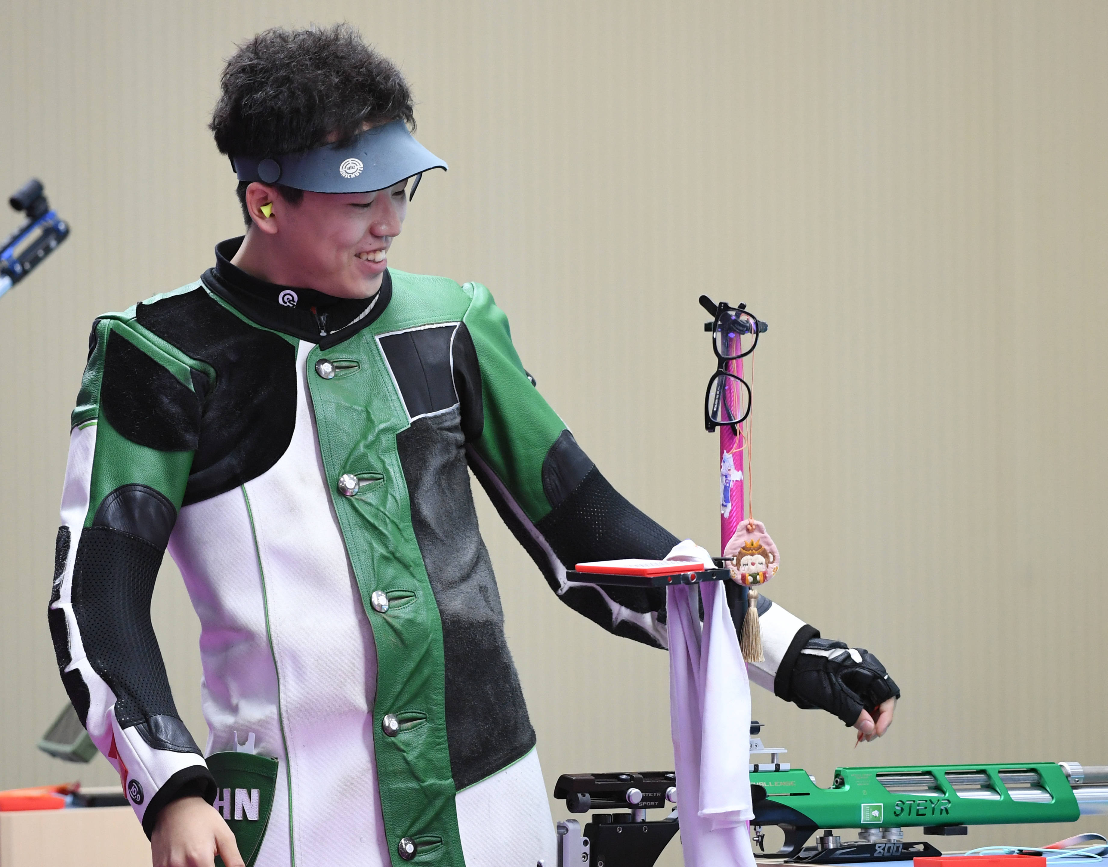 射击冠军夺得,殊死一战激动人心 射击冠军夺得,殊死一战激动人心